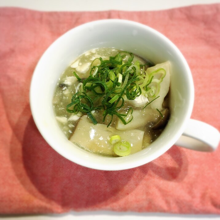 簡単キノコと豆腐のとろみ中華スープ